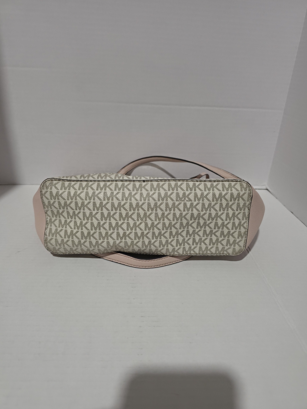 Michael Kors MK Monogram Zip Top Tote Beige/Blush Gold Hardware Charm Pockets - Picture 9 of 10